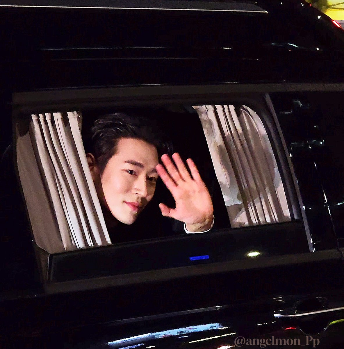 231230 APAN 퇴근길🚗
오랜만에 스케라 긴장했을텐데도
너무잘했어!! 고생많았어❣️👍

#박서함 #PARKSEOHAM