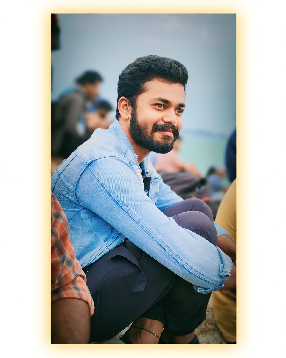 itsmeram2468's tweet photo. So #2023 is ending but I"ll never forget this year Because my eyes cried so much this year . I met most Broken version of myself💔..
And This year taught me that 
- anybody can change suddenly, it doesn't matter how close the bond is 🤷🏻‍♂️
.
.
Photo credits - #naresh https://t.co/mjeFvC3aWq