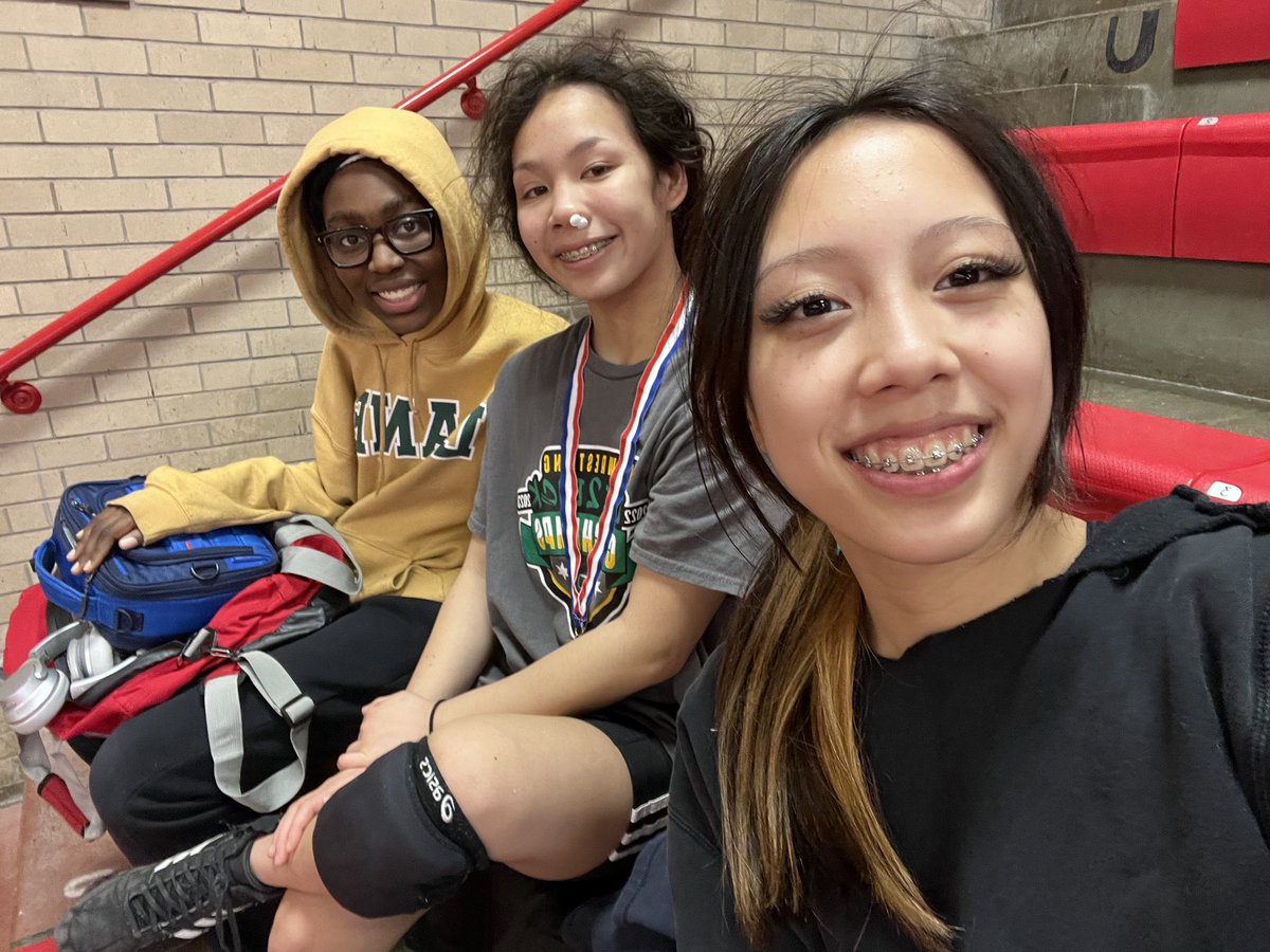 Nyah Lovis wins the Ottawa tournament, her third title this year. Sofia Guerrero 1-2, Zabby Badru 0-2. Great effort again by our girls.