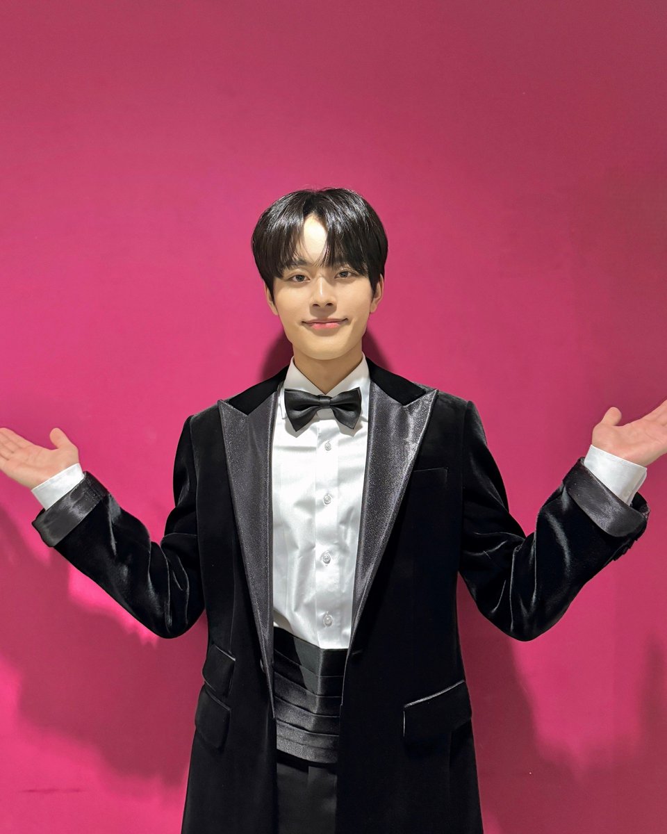 [📸] [#유선호] 231230 @ 2023 MBC 연기대상 ‘#2023MBC연기대상‘ 현장에서 만난 배우 유선호💖 선호와 함께해서 더 따뜻하고 즐거운 이번 연말💫 #YOO_SEONH...