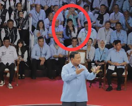 Ngelesan bagi-bagi duit Gus Miftah berubah-ubah.. 

Buzzer sok ngintel bilang honornya dibagi sebagai sedekah

Kemudian ada yang bilang itu bantu tuan rumah membagikan sedekah.. 

Sekarang muncul lagi bahwa Gus Miftah bukan TPN Prabowo Gibran.. 

Mbok ya kompak dong..