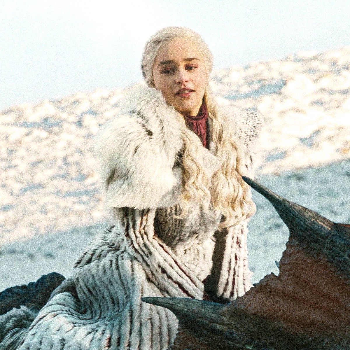 and people still doubt whether daenerys is a good dragon rider or not, this woman raised them on her own, rides drogon without a saddle and had no relatives to help her 😭