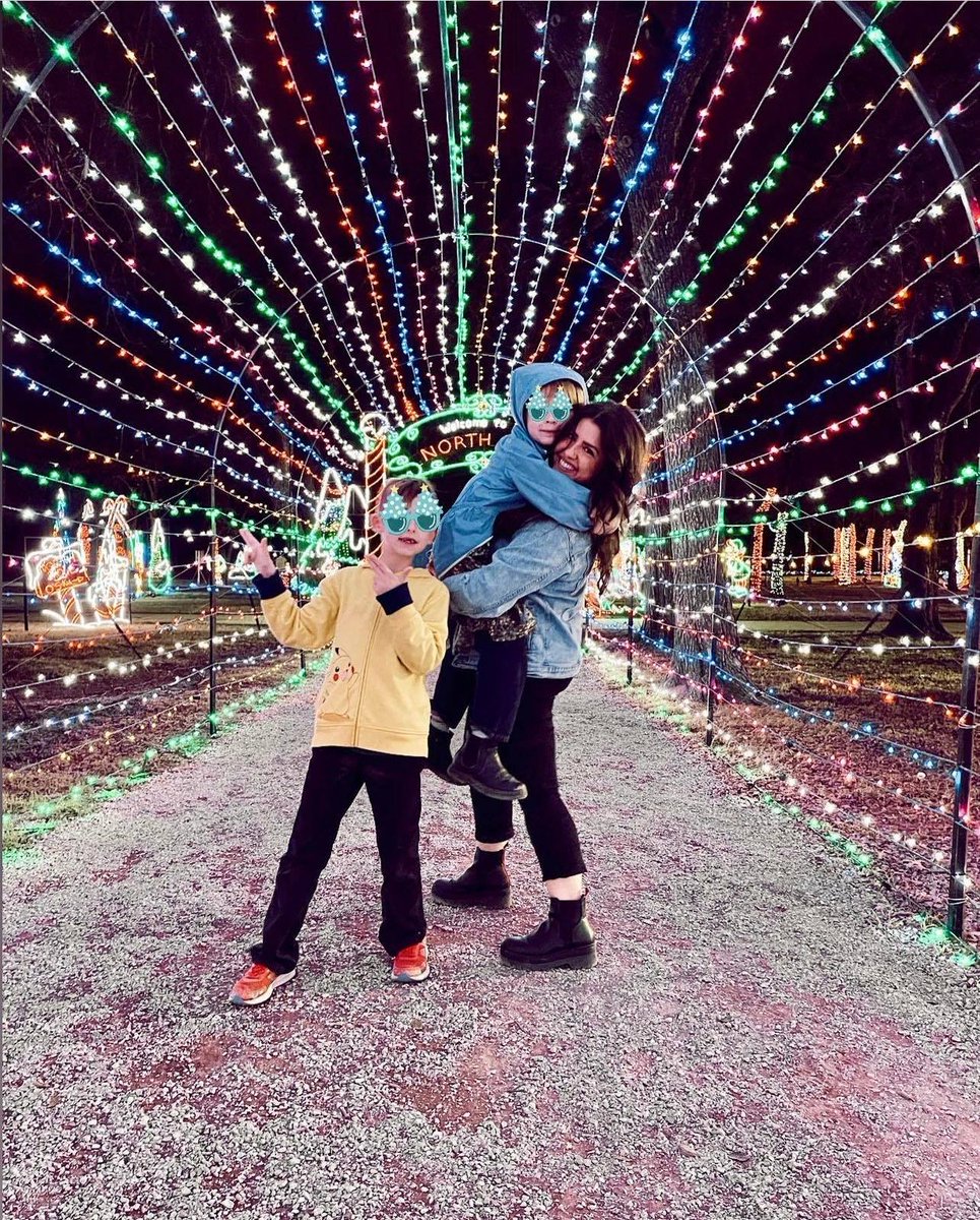 Prairie Lights tweet media