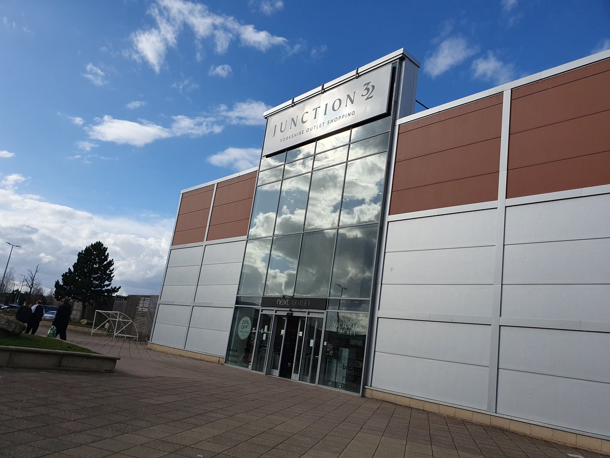 JamesTGlossop's tweet photo. March is next where i took another trip to Derby as well as visiting Junction 32 Outlet and ticking stations off at Glasshoughton, Castleford and Pontefract in West Yorkshire. 

#March2023 #EndofYearHighlights #Junction32 #Castleford #Pontefract #Derby #WestYorkshire https://t.co/DCVgBytCW9