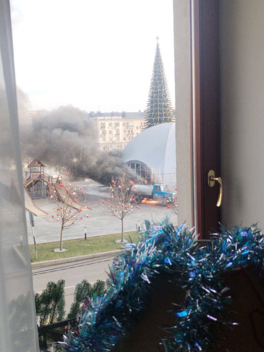 slicelyudiny's tweet photo. Бєлгородська йолка бі лайк https://t.co/1OPFd4JMPS