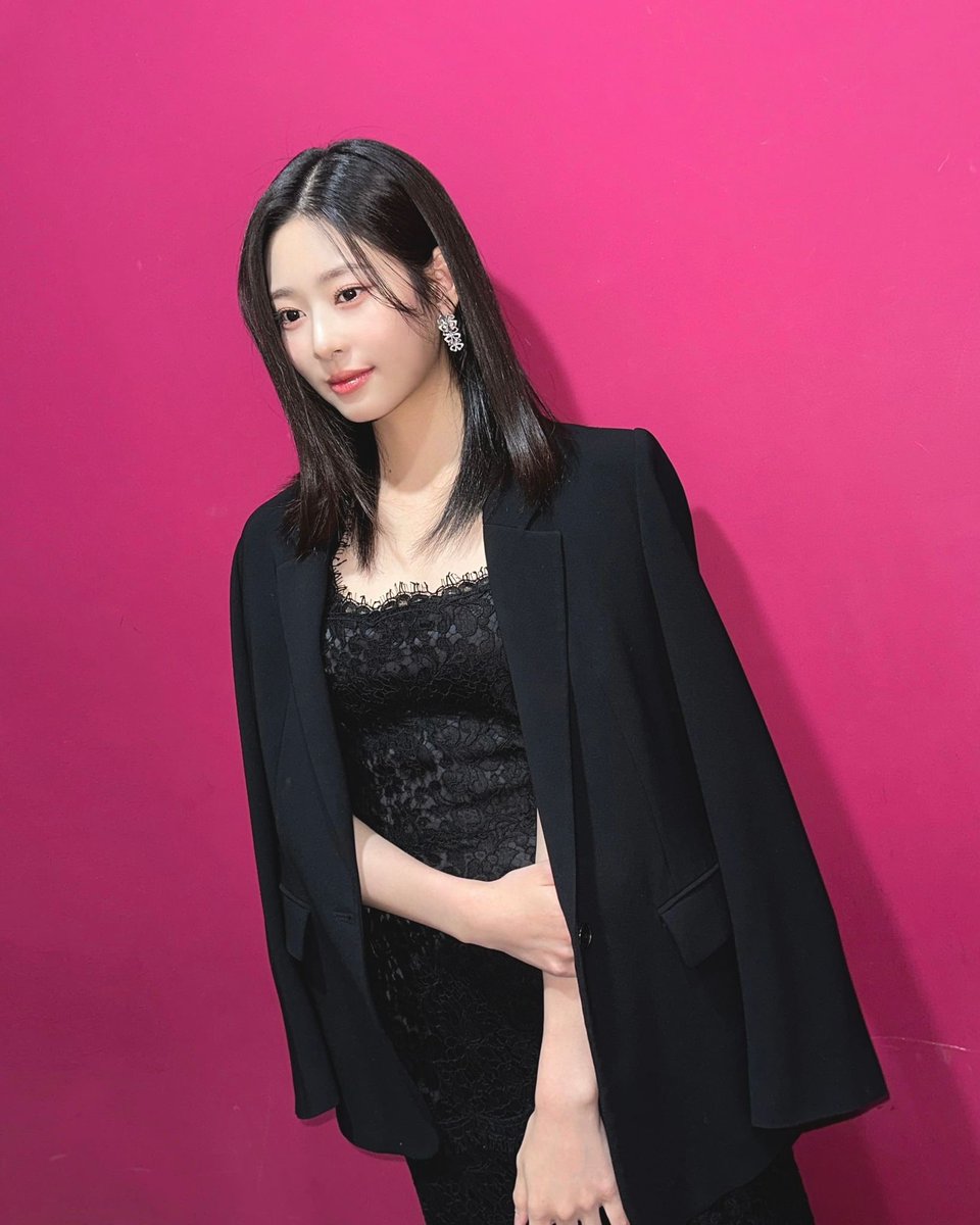 [231230] #현장숲찍 <a href="/minn/">minn</a>.__.ju
#MBC연기대상 현장에서 보내온 숲찍📸
2023 MBC 연기대상 신인상 시상자로 자리를 빛낸 민주 배우✨
-
#sooparazzi
#kimminju at the #MBCDramaAwards
.
.
.
.
#김민주 #매니지먼트숲 #숲스타그램 #managementsoop #soopstagram

instagram.com/p/C1es8_8JmW4/…