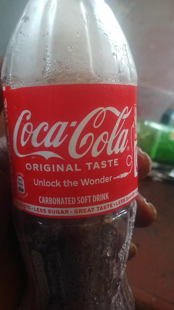 young_fran6's tweet photo. Pls is this original coke like this but na blocky iDon drink ham finish before iOpen eye see ham and na this hot scorching 🥵 sun cuz ham o. Pls take action @CocaCola @CocaColaCo thanks. https://t.co/qyLYwP9FVA