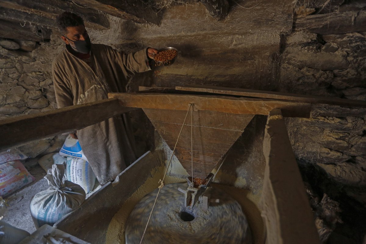 #Traditional #water #flour #mills #Kashmir #aab-e-gratte #streams #generation #Heritage