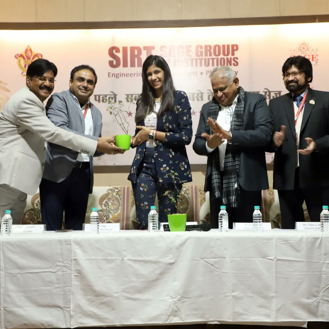 SIRT_BHOPAL's tweet photo. Department of Applied Science SIRT, Bhopal organised a "Parents Meet" for first year students on 30th December 2023.๐ซ
#glimpses
#departmentofappliedscience
#parentsmeet
#parentsviews
#firstyearstudent
#thesagebhopal
#thesagegroup https://t.co/wU8SsyOhZs