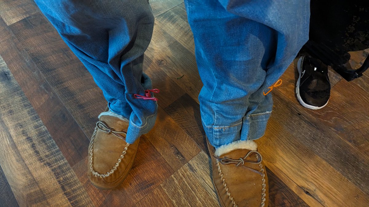 kd_wills's tweet photo. When I didn't want to get my wide leg jeans wet in the rain this past week https://t.co/VJnpExV4pf