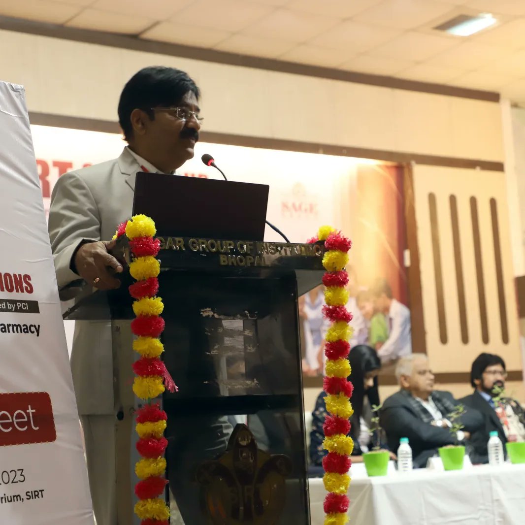 SIRT_BHOPAL's tweet photo. Department of Applied Science SIRT, Bhopal organised a "Parents Meet" for first year students on 30th December 2023.๐ซ
#glimpses
#departmentofappliedscience
#parentsmeet
#parentsviews
#firstyearstudent
#thesagebhopal
#thesagegroup https://t.co/wU8SsyOhZs