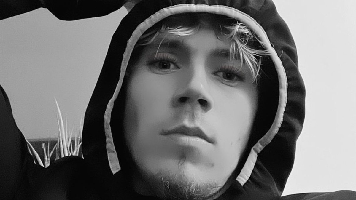 ⚠ MISSING ⚠

Please SHARE and RT to help us to find Wee Bear, TikTok Todd who has sadly disappeared in YET ANOTHER big game.

Was last seen posting on Instagram about putting wee blue ribbons in his hair.