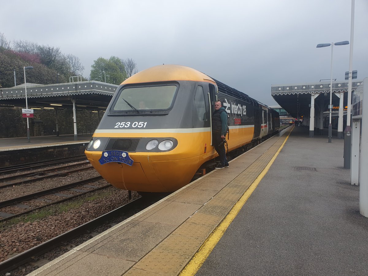 JamesTGlossop's tweet image. April was my birthday month so i took a trip to Manchester with my sister to celebrate as well as meeting @WilliamWardale at Sheffield whilst seeing CrossCountry's Intercity livery.

#April2023 #EndofYearHighlights #Manchester #Sheffield