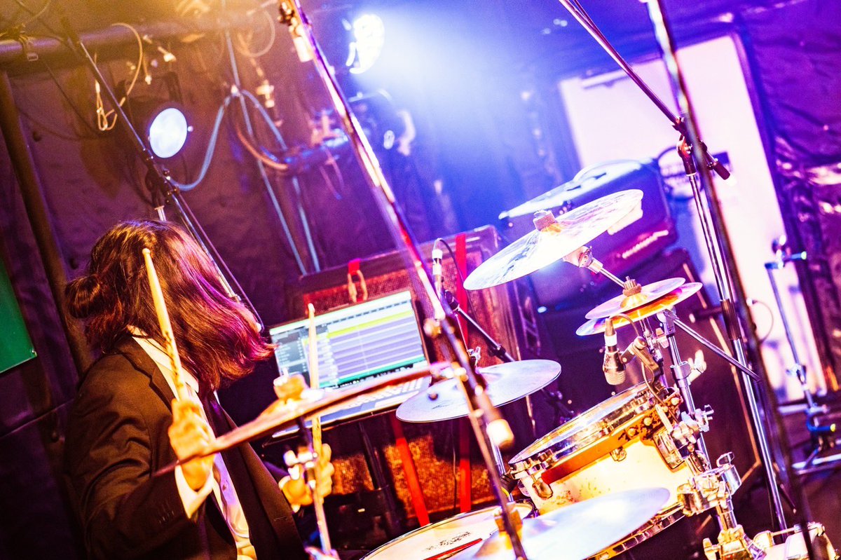kyou223's tweet photo. HEAVEN'S ROCK 宇都宮
2023年ライブ〆でした！
こんな年の瀬も年の瀬にライブハウスに足を運んで我々を見つけてくださった皆さん、本当にありがとうございました！ https://t.co/6NC5LVQtvM