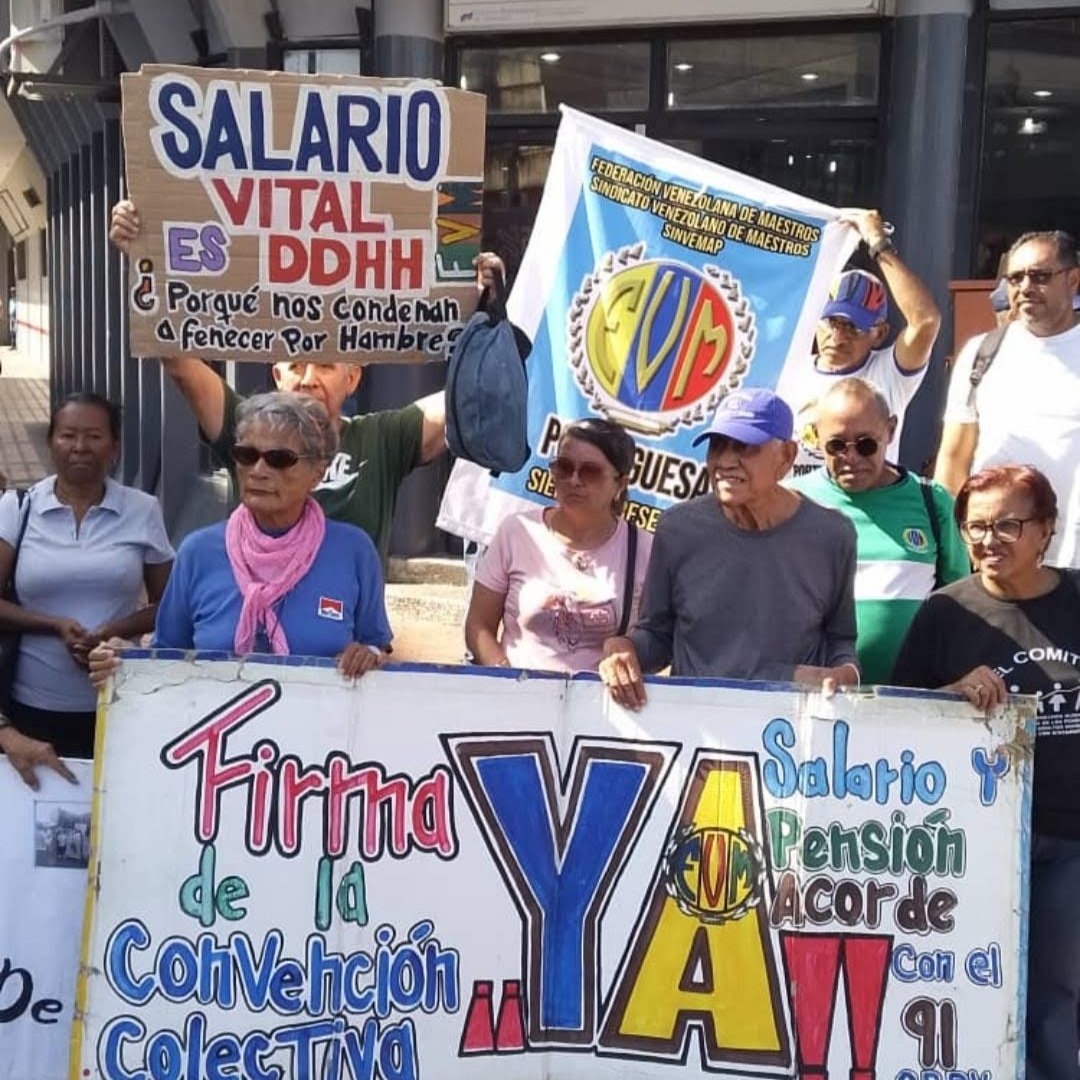 Bono Especial. Es la consigna que los trabajadores del MPPE Y MPPS  le piden al gobierno para cerrar el año con la cena acostumbrada 
#BonoEspecialYaMppe