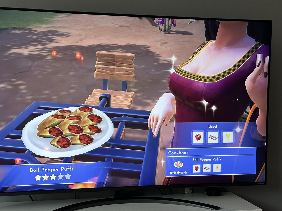 MadeInLDNuk's tweet image. Erm… well thanks, Mother Gothel…? #DisneyDreamlightValley #DisneyDLV