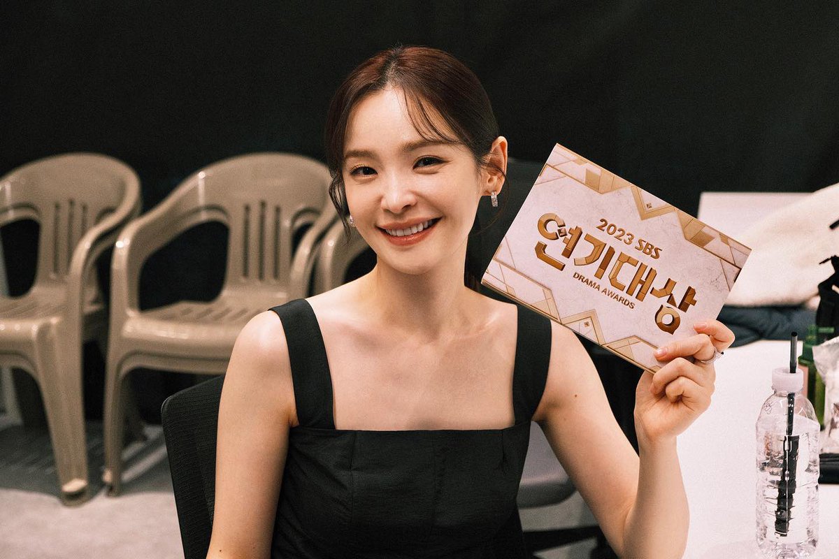 pa1lette's tweet photo. 메이크업쌤 인스타 #전미도 🥹✨🩷 https://t.co/wiLhlC529m