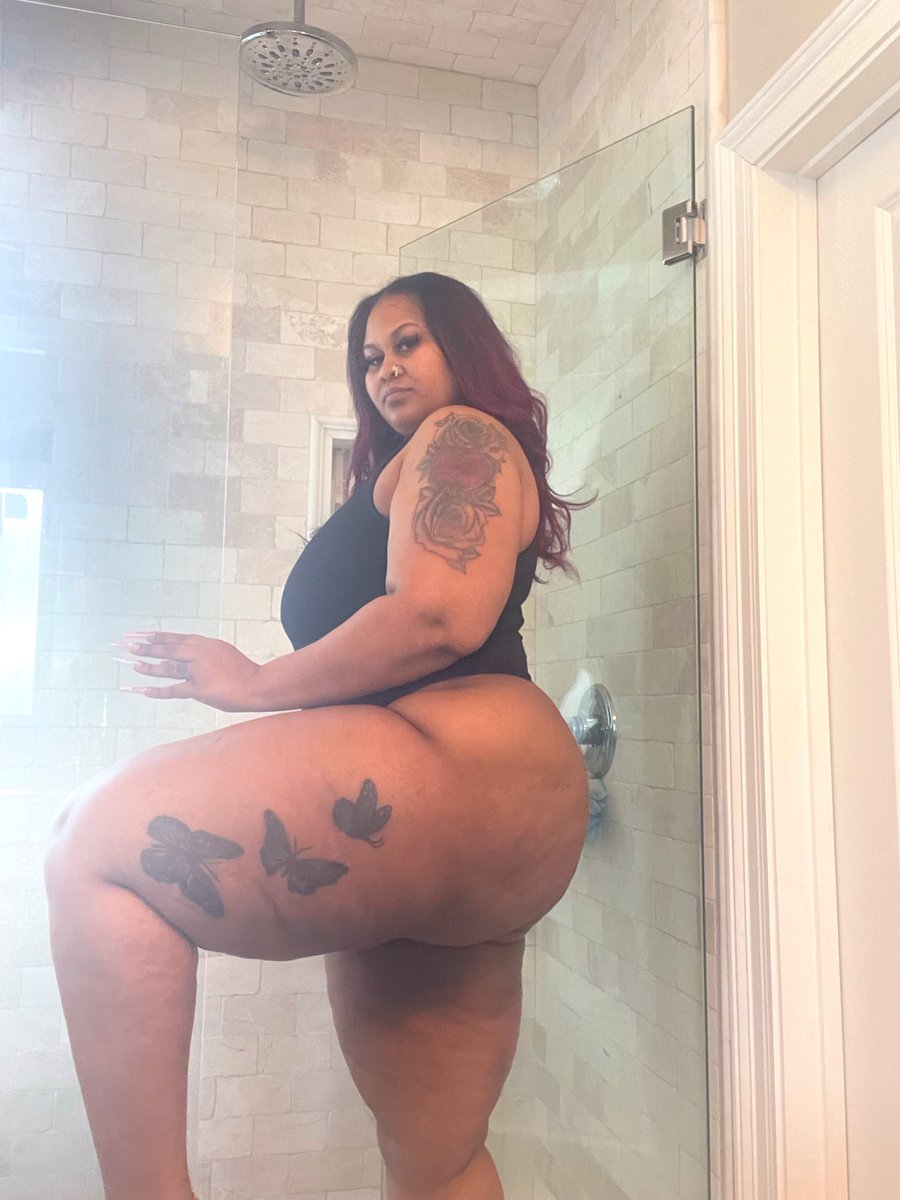 nolathemfbody's tweet photo. Curves so vicious ⌛️#supathick #nolabaddie #natural #onlyfanshottie #nolathemfbody https://t.co/tOwh8satDU