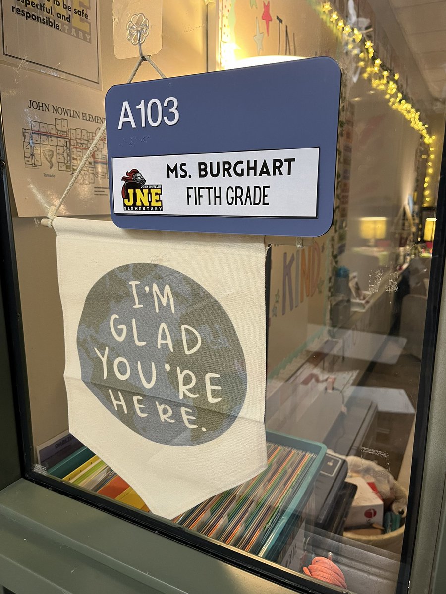 rod_burghart's tweet photo. The day I’ve been waiting for for a long time.  Put together the first (or many) bookshelves for Ms. Burghart!  You and your Mom have done a wonderful job, your Classroom looks great!  You are ready! https://t.co/4M5jp9p8zE