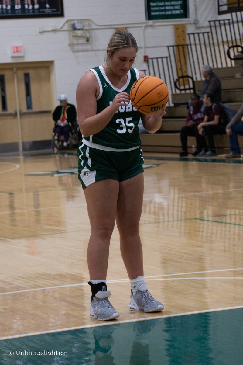 EditionTraining's tweet photo. Day 4 in Flics: @dbhs_girlsbball vs North Greene

A tough battle between the two local teams! Haley Bailey,  @ellahead20, Mercy Buchanan, and @HannahMiller_35 led the charge for @NGHS_Huskies in the win! @KyleighBacon and @JaydenRiddle05 were tough down the stretch for Boone. https://t.co/M7uU8TvUBQ
