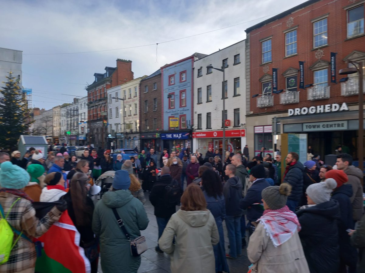 stefkirwan's tweet photo. Proud to stand with the people of #Drogheda today as we say #NotInOurName - we do not support the continued genocide taking place in #Palestine! 

We stand in solidarity with the innocent civilians in Palestine and demand an immediate ceasefire 🇵🇸🇵🇸🇵🇸 https://t.co/1f1HZJIZ60