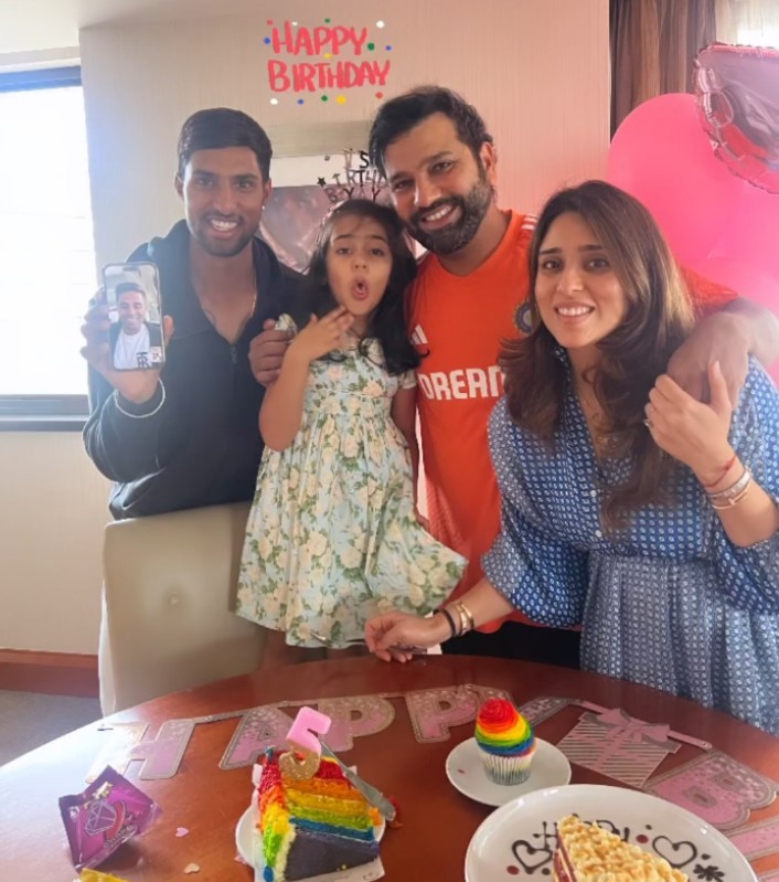 Hitman45Cults's tweet photo. Tilak-Surya-Sammy B'day Special 😍💙🎂
@ImRo45 @TilakV9 @surya_14kumar
#HBDPrincessSammy 🎂🍪 https://t.co/Zl54AJEaNj