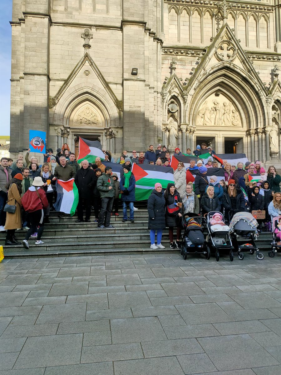 stefkirwan's tweet photo. Proud to stand with the people of #Drogheda today as we say #NotInOurName - we do not support the continued genocide taking place in #Palestine! 

We stand in solidarity with the innocent civilians in Palestine and demand an immediate ceasefire 🇵🇸🇵🇸🇵🇸 https://t.co/1f1HZJIZ60