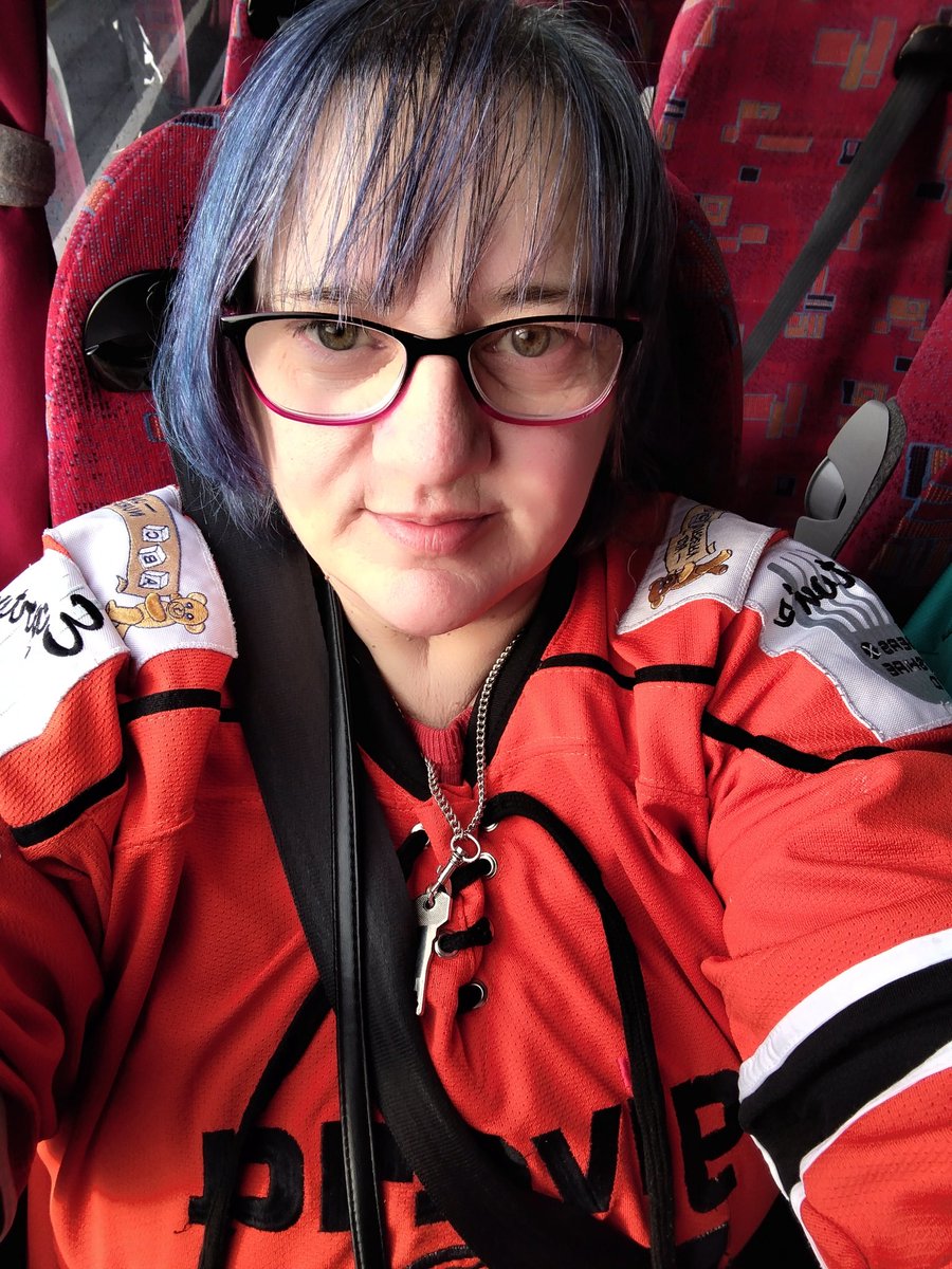 elle_oj70's tweet photo. @Telford_Tigers @SolwaySharks On the way 🐯🏒🥅 https://t.co/4YAcGmb1Nu