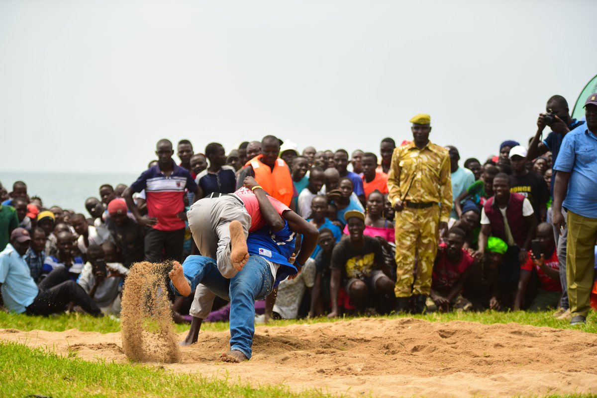 The Rt. Hon. @RailaOdinga today presided over the official launch of the annual Migwena Sports and Cultural Festival in Siaya County. We had an inter-county boat racing competition that had our neighbors Busia, Kisumu, and Homa Bay counties all participating at Wich Lum Beach.…