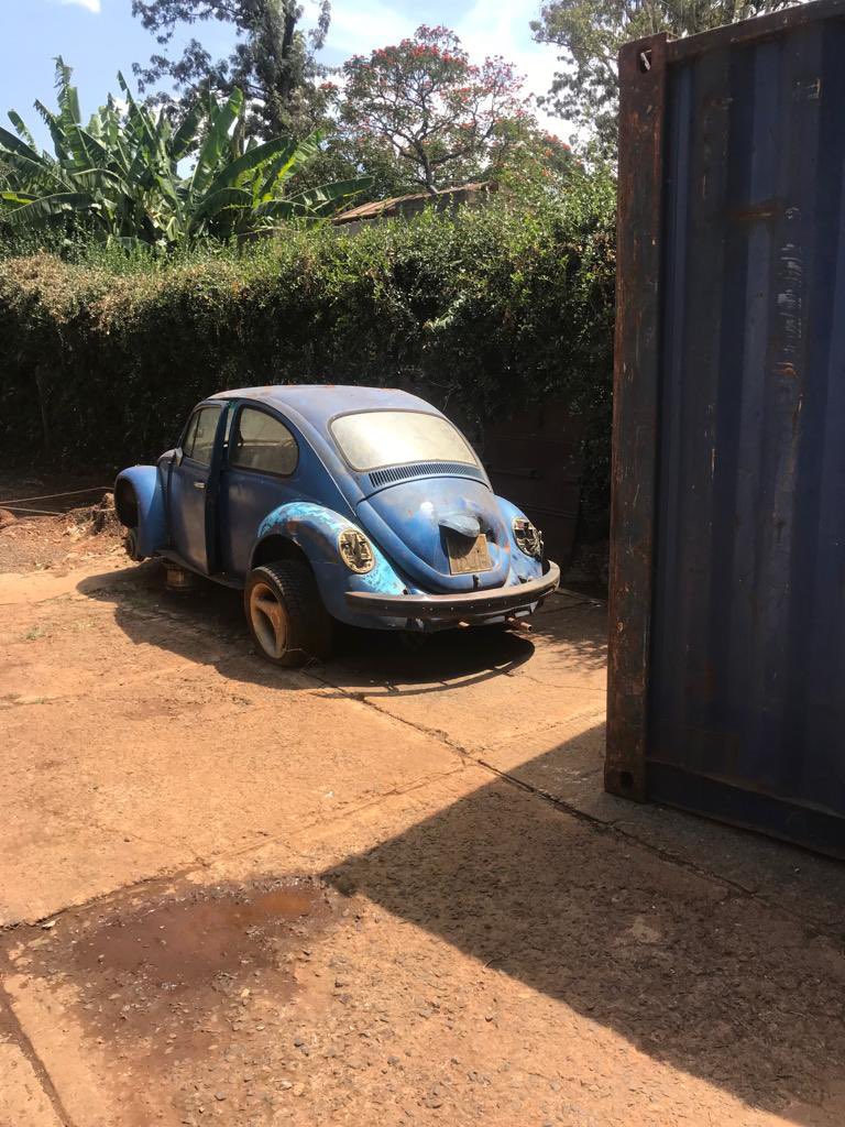 moshalende's tweet photo. Restoring a VW beetle- Projekt Spartacus.
A Thread.

My First car at 23 was a VW beetle named Dorothy.

Years later, I am restoring another. My daily driver is 210bhp.  I want to experience 45bhp of the VW more!

After lots of scouting, I have finally found the one. https://t.co/0uvwFYuu6F