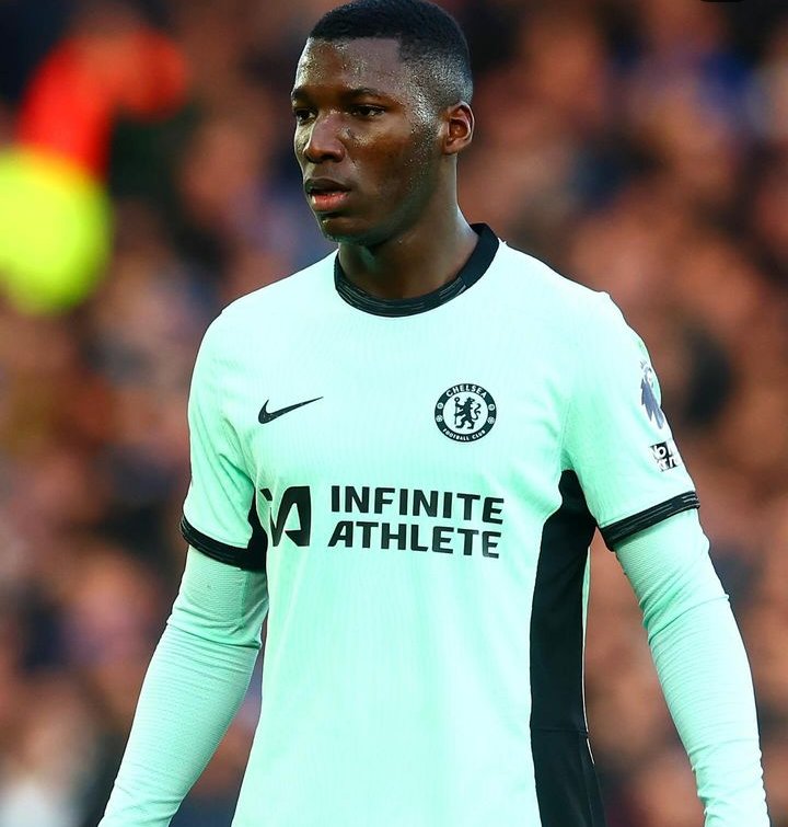 Costó unos cuantos partidos a Caicedo afianzarse en el medio del Chelsea, el primer partido fue para el olvido. Pero partido a partido demuestra más su importancia sobretodo en su salida con pelota y en defenderse con la pelota. Con pelota es un jugador, sin ella es otro.