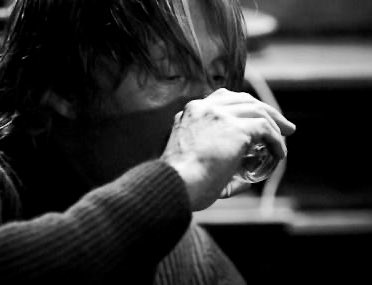 lovemadsandmads's tweet photo. #DNHM duncan / nigel / hannibal / martin
: แอลกอฮอล์ การมอมเหล้าผู้อื่น สารเสพติด
เอยูอะไรไม่รู้แต่ผมแต่งให้เจอกัน
วันคริสต์มาส
———
ปรกติแล้วฮันนิบาลจะไม่ชื่นชมอะไรแบบนี้นักหรอก หากเป็นไปได้เขานึกอยากจะฉลองกับวิลมากกว่า บางทีอาจจะวิสกี้ หรือไวน์ อะไรก็ได้ขอแค่เขาได้อยู่กับวิล https://t.co/vlu8atZMJq