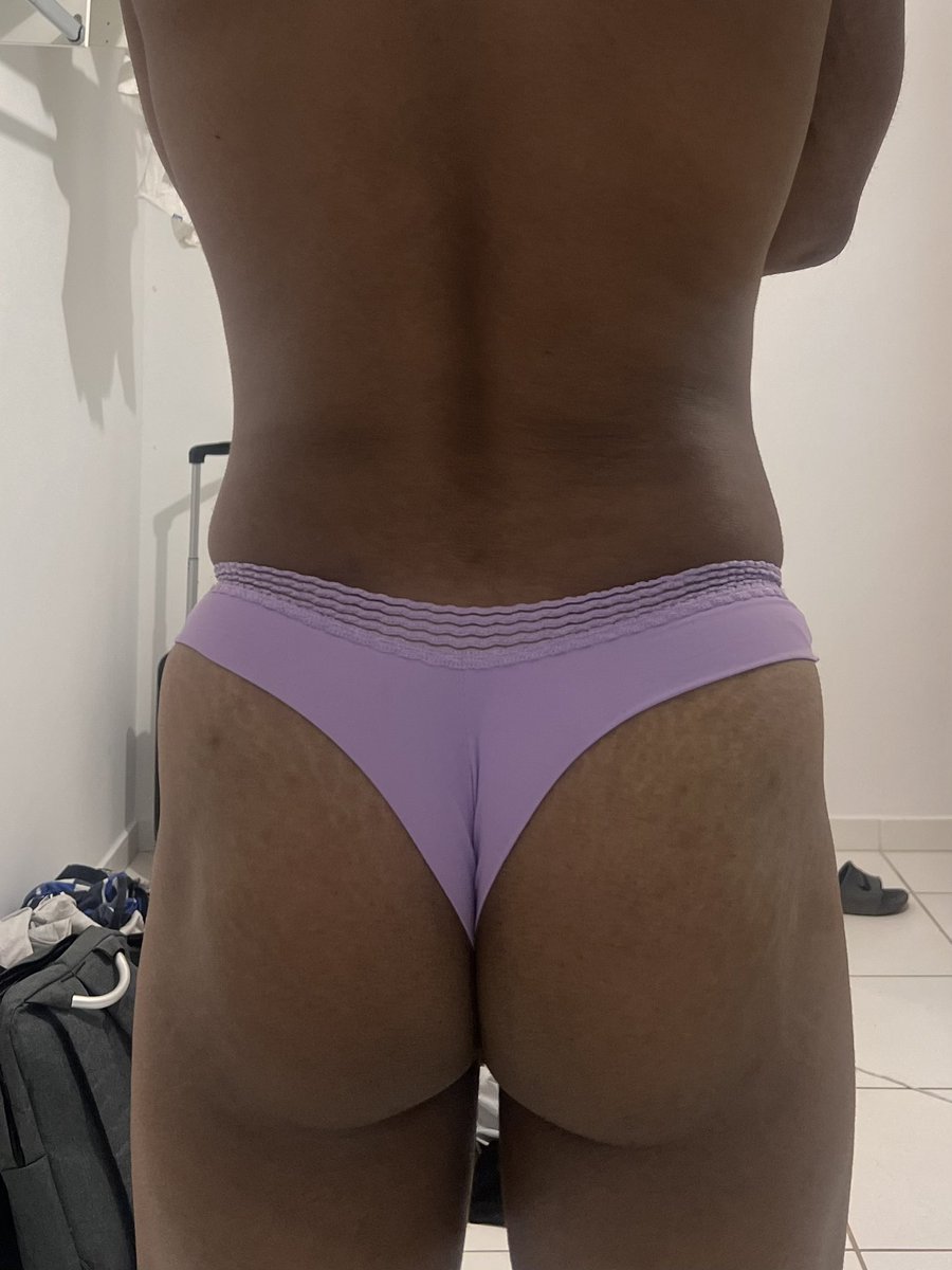 bigassbrasil's tweet photo. Passar a virada de calcinha lilás trás o que ??

#Bunda #Gay #Calcinha #Lgbt #gaysidoarjo https://t.co/N81ui4PfGc