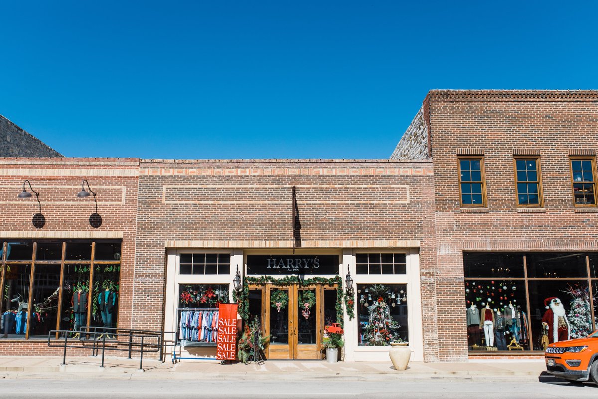harrys1939's tweet image. This is the LAST day we'll be open in 2023! Thank you to anyone who came by, who shopped with us and who supported our family owned and operated store this year. Here's to a safe and joyous New Year and a prosperous 2024!

#newyear #harrysboots #sansaba #texas #cowboy #smalltown
