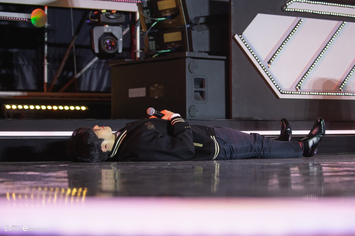 kenzi131's tweet photo. #LoL  #LCK  #제우스  .@T1LoL https://t.co/6DPmggS6aU