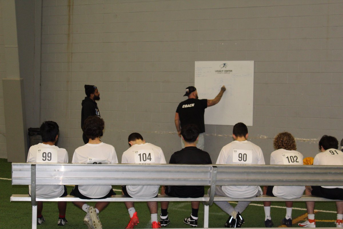 Legacy Football Organization (@legacymi_fball) on Twitter photo Some flicks from our classroom sessions at QB1
The best players are students of the game‼️
<a href="/Coach4254/">Coach Popp</a> <a href="/devingardnerXCI/">Devin GARDNER</a> <a href="/Coach_Saut3r/">⚡️🄼🄰🅃🅃 🅂🄰🅄🅃🄴🅁⚡️</a> <a href="/Legacy_Recruit/">Legacy Recruiting</a>
#legacy #jointhemovement #qb1 Some flicks from our classroom sessions at QB1
The best players are students of the game‼️
<a href="/Coach4254/">Coach Popp</a> <a href="/devingardnerXCI/">Devin GARDNER</a> <a href="/Coach_Saut3r/">⚡️🄼🄰🅃🅃 🅂🄰🅄🅃🄴🅁⚡️</a> <a href="/Legacy_Recruit/">Legacy Recruiting</a>
#legacy #jointhemovement #qb1