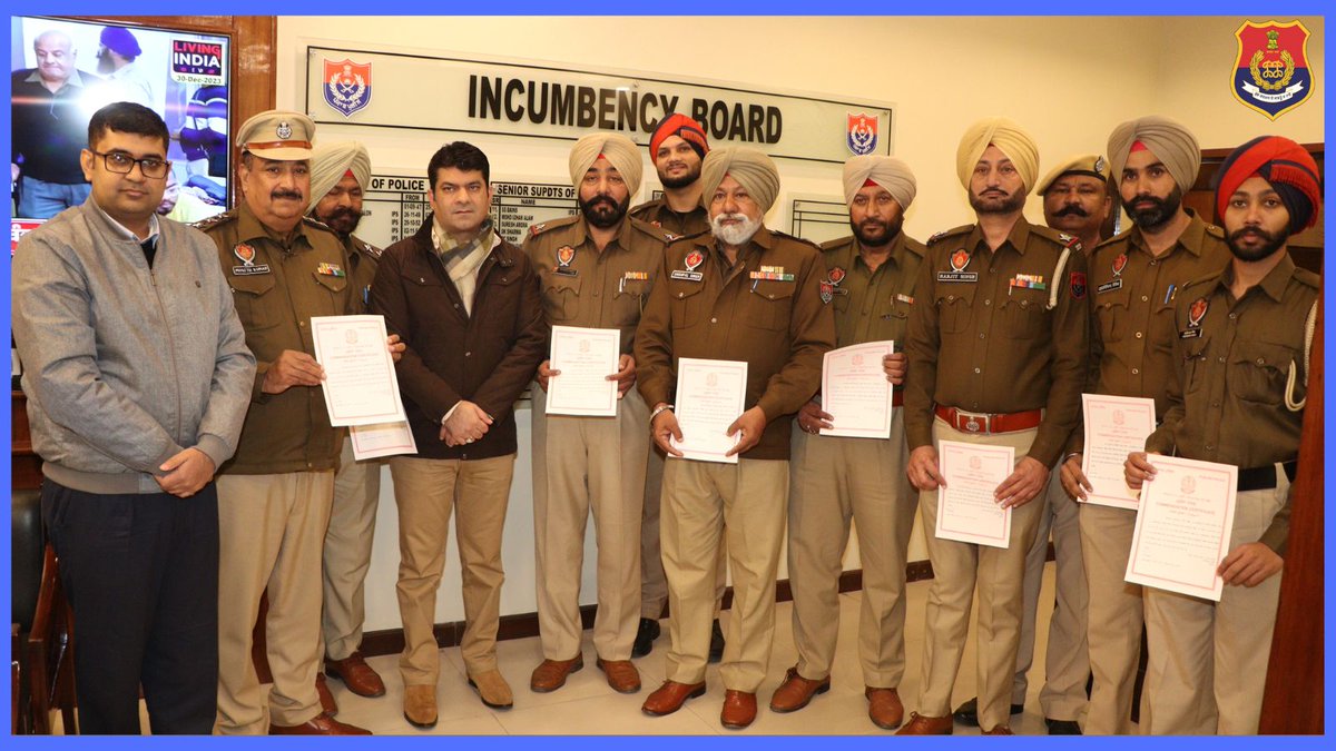 CPJalandhar's tweet photo. Commissionerate Police Jalandhar has successfully apprehended 21 Proclaimed Offenders in the past few days. As a result of their exceptional work, police officials were awarded certificates for their outstanding efforts. 
#ForceFirst https://t.co/ba5XEcPZgT