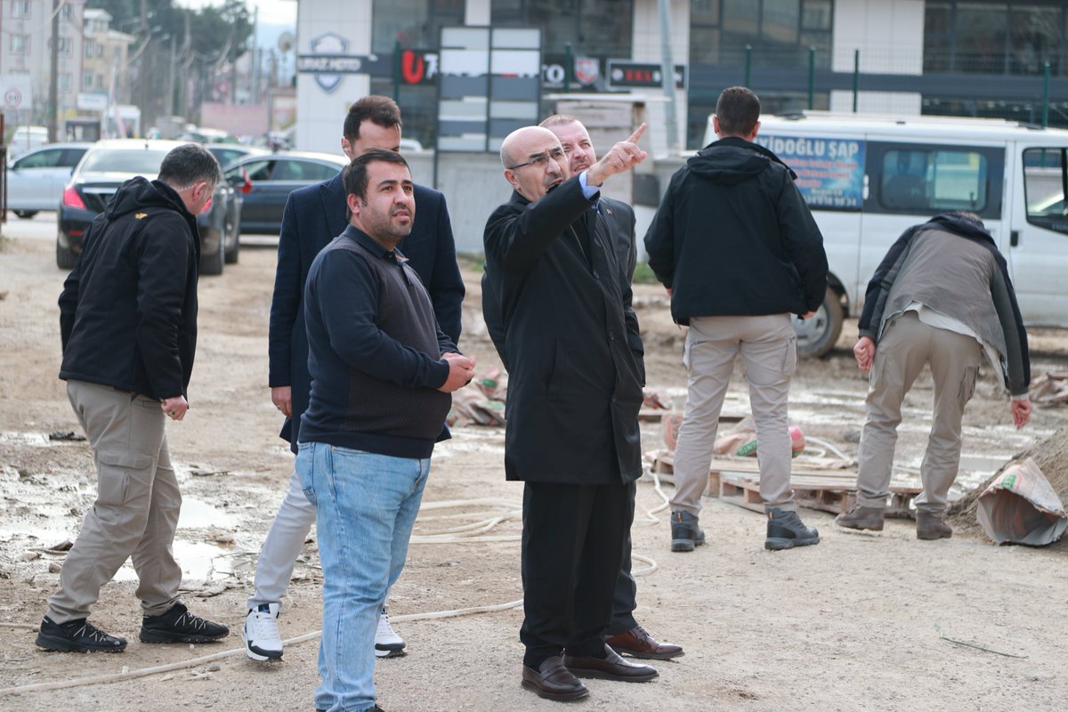 mahmutdemirttas's tweet photo. 📍Osmangazi
Yunuseli mahallemizde inşaası devam eden 32 derslikli İlkokulu ziyaret ederek çalışmaların güncel durumu hakkında yetkililerimizden bilgi aldık. https://t.co/iPT3umExUe