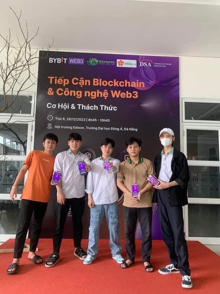 ✅🔥Students of DONG A University in Da Nang city brought pinetwork to the blockchain &amp; web technology access event3
#PiNetwork  #PiCoreTeam  #web3