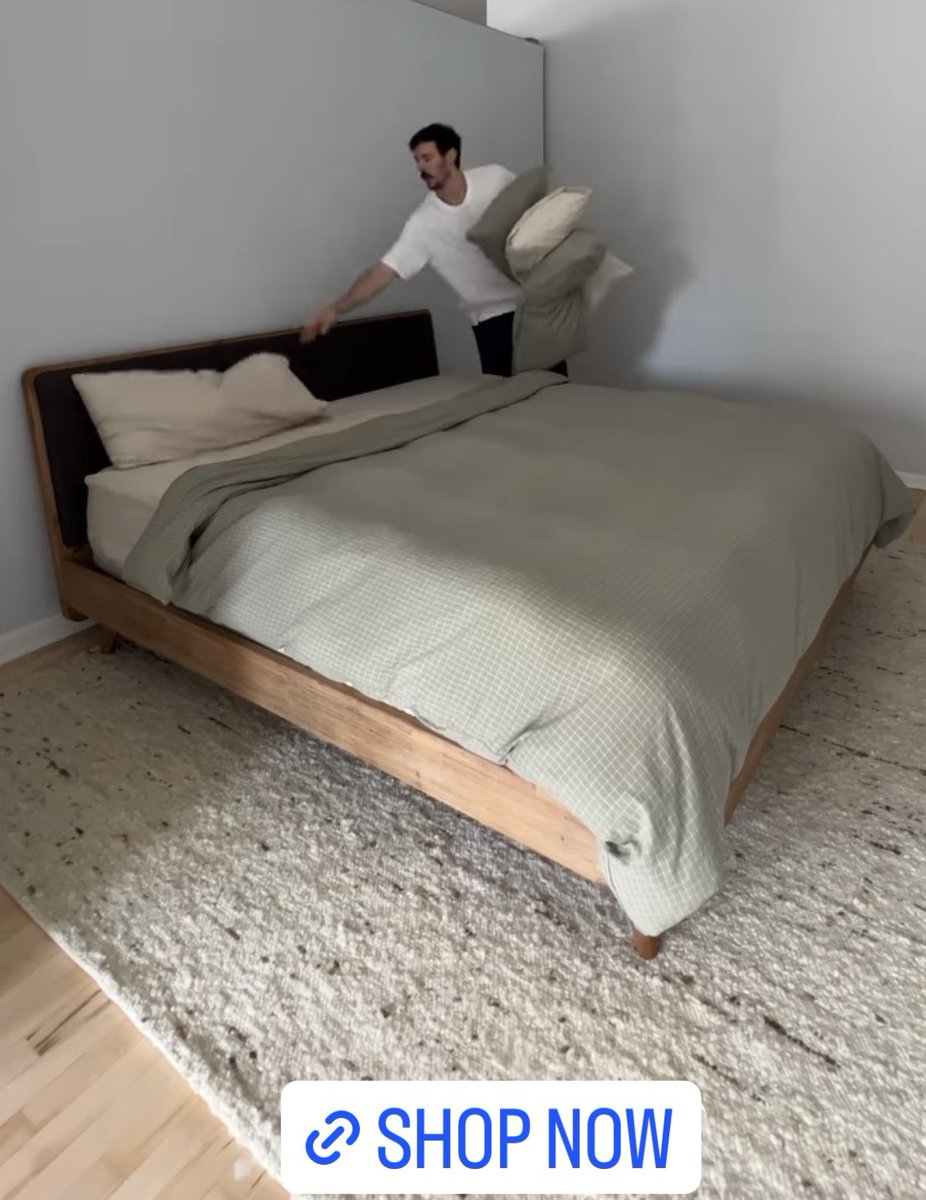 ksaitor's tweet photo. just saw a furniture store ad where a guy went from 

being on track to $100m AUM

to 

a life of comfort and complacency 

don’t fall for this, kings

keep your mattress on the floor and your priorities straight in 2024 https://t.co/3zjtTQ3DQI