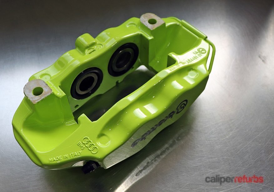 RefurbsCalipers's tweet photo. A C I D - Audi RS3 front and rear calipers refurbished / refinished in Porsche acid green with black logo detailing. 

#bcr
#caliperpainting

We only specialise in brake caliper refurbishment. Specially designed work space and tooling to be clearly focused on just calipers. https://t.co/zffcFyJMB1