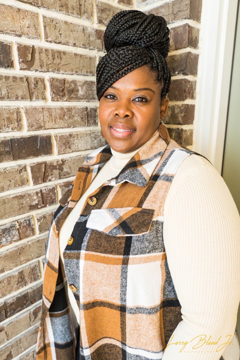 TCSchools_'s tweet photo. Sherronda Thomas graduated from @TCSchools_ in 2000 and started her career at Tipton County Preschool as a parapro and bus driver. Sherronda began her teaching career at CIAA and later, the Teen Learning Center. Now, she is an assistant principal at BMS. #endlesspossibilities 👊 https://t.co/fNLLM4qKDW