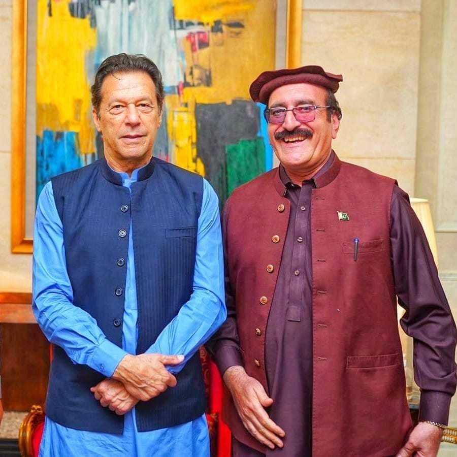 AnwarZebKhanBjr's tweet photo. چھوٹے سے نکتے کی وجہ سے آج میرے کاغذات نامزدگی پی کے 20 سے مسترد کر دیے گئے،
میرا گناہ اور جرم صرف اور صرف ایک ہی ہے کہ میں اپنے قائد @ImranKhanPTI کیساتھ کھڑا ہوں۔
@PTIofficial

#ظلم_کا_بدلہ_ووٹ_سے https://t.co/U0kjeDngOw