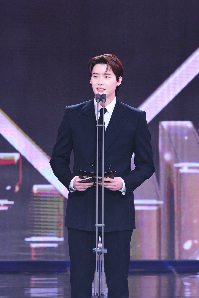 이종석 tweet media
