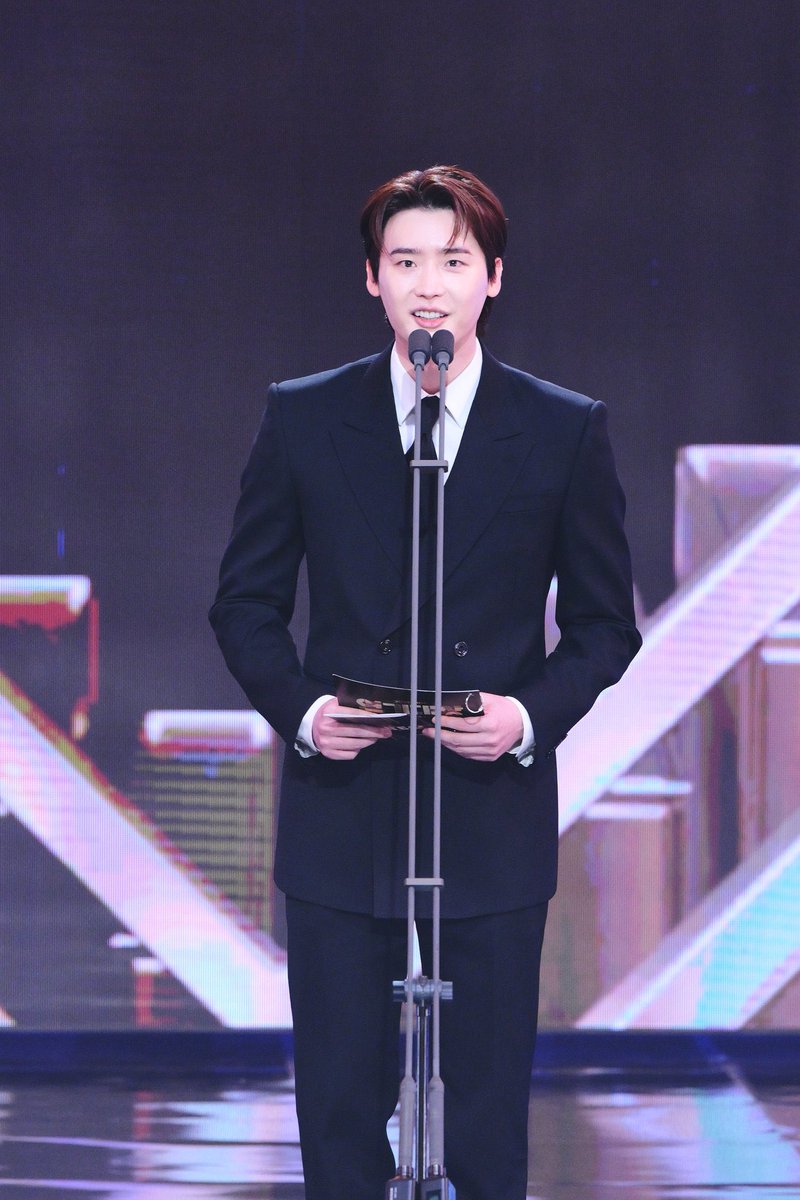 이종석 tweet media