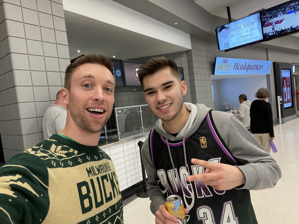 Great to meet @nathanmarzion at the Bucks / Cavs game last night.  #Bucksinsix