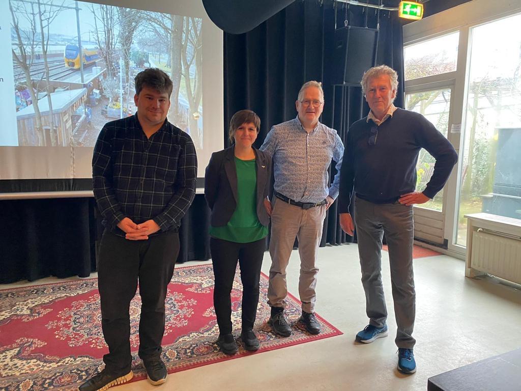 CommunityRail's tweet photo. #CommunityRailWrapped: #CommunityRail went global in December! Our chief exec @Jools_Townsend spoke at a meeting with @stationdeurne in Utrecht, sharing insights from the movement in the UK to aid the development of a community rail umbrella organisation in the Netherlands 🌍 https://t.co/2WYmXsnTaE