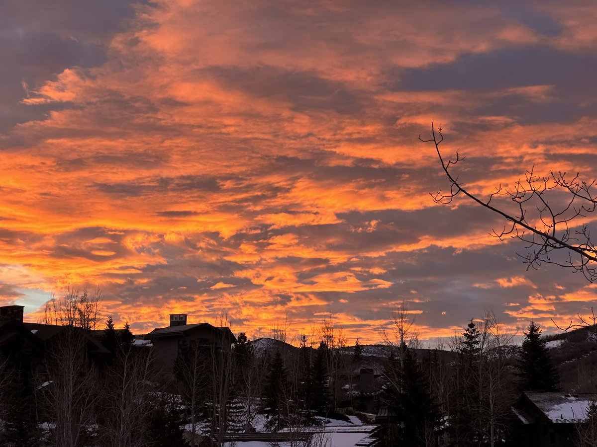 Pierre_Reymond's tweet photo. @NWSSaltLakeCity From Park City  ☁️🍬 https://t.co/Bya3iuS7p6