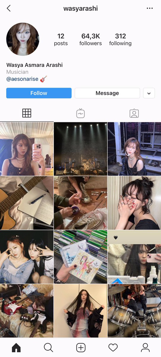 ourjours's tweet image. i create them to keep me sane after the shitty heartbreak #bambyeol #silverissante