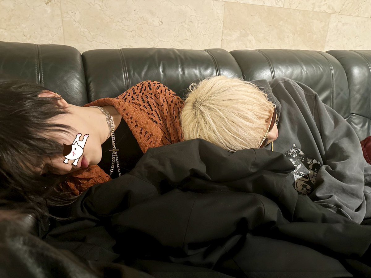 そして、このバンドを一緒に立ち上げて
無茶苦茶な日々をなんとか2人で
乗り越えられてほんっとに良かった。

ありがとう。マモちゃん。

2024年はお互い、もう少しさ。
自分にも優しくしようよ。←

すき。